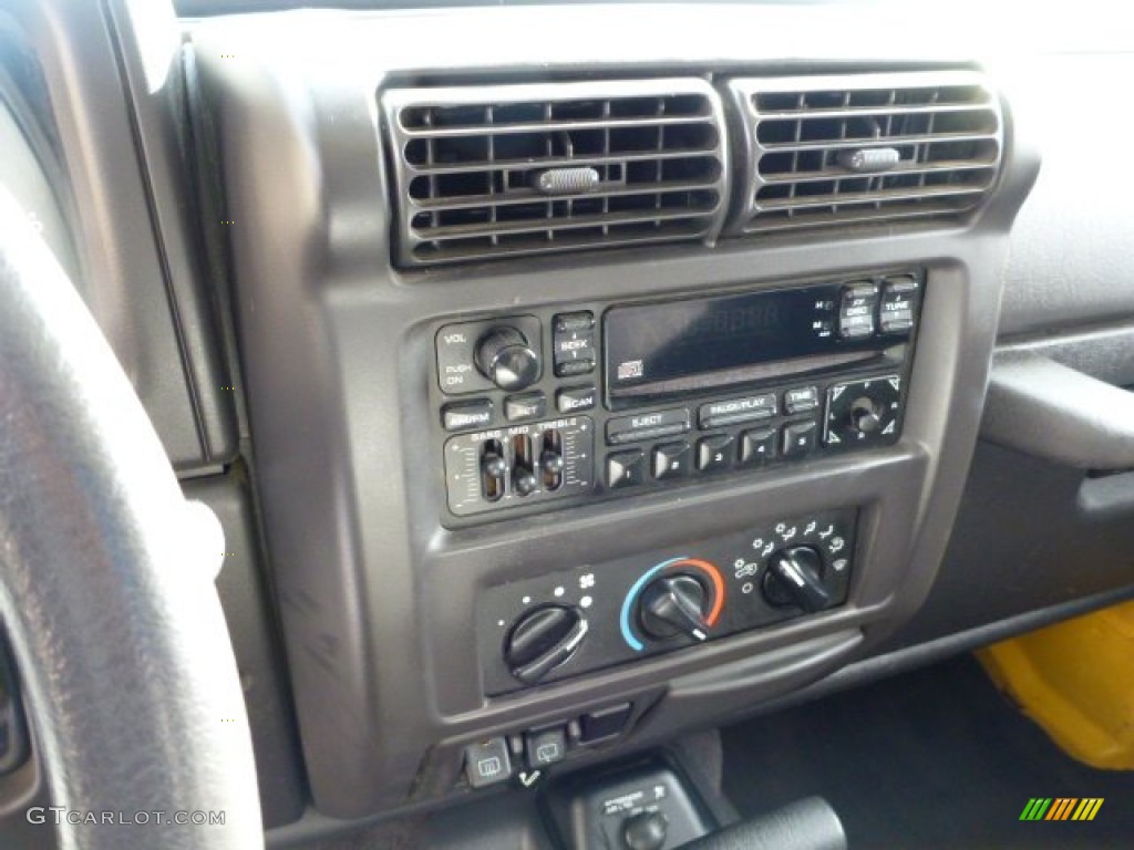 2002 Jeep Wrangler SE 4x4 Controls Photos