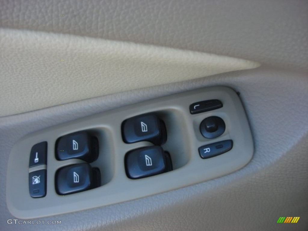2003 Volvo XC90 T6 AWD Controls Photo #76349968