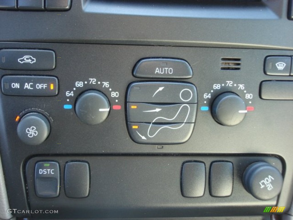 2003 Volvo XC90 T6 AWD Controls Photo #76350015