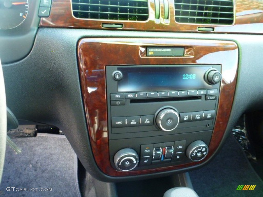 2010 Chevrolet Impala LT Controls Photo #76350256