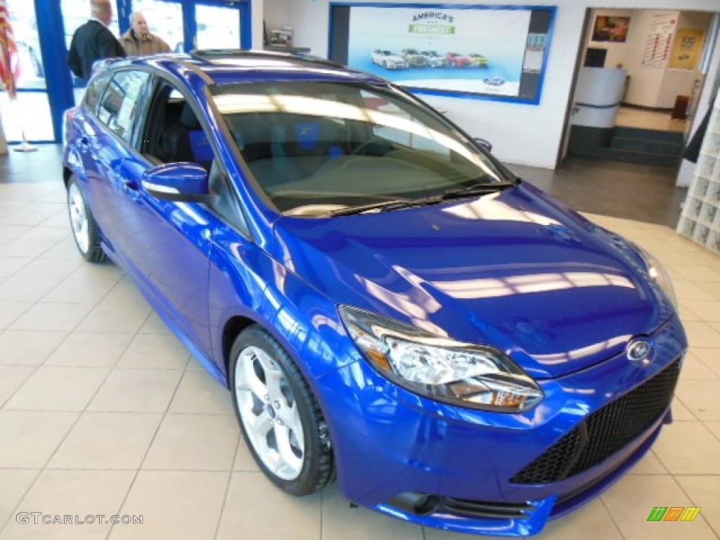 Performance Blue 2013 Ford Focus ST Hatchback Exterior Photo #76350274