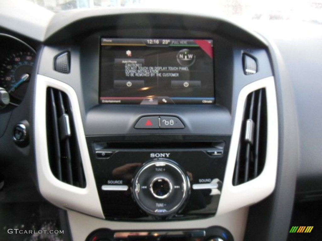 2013 Ford Focus Titanium Hatchback Controls Photo #76350848