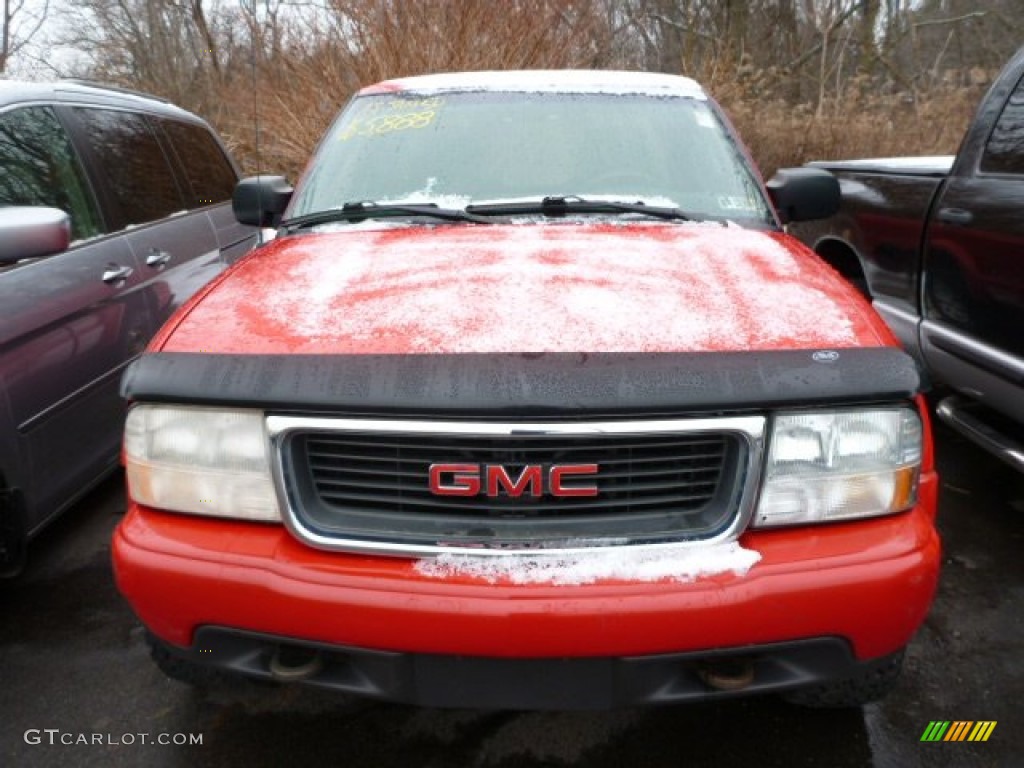 2003 Sonoma SLS Extended Cab 4x4 - Fire Red / Graphite photo #2