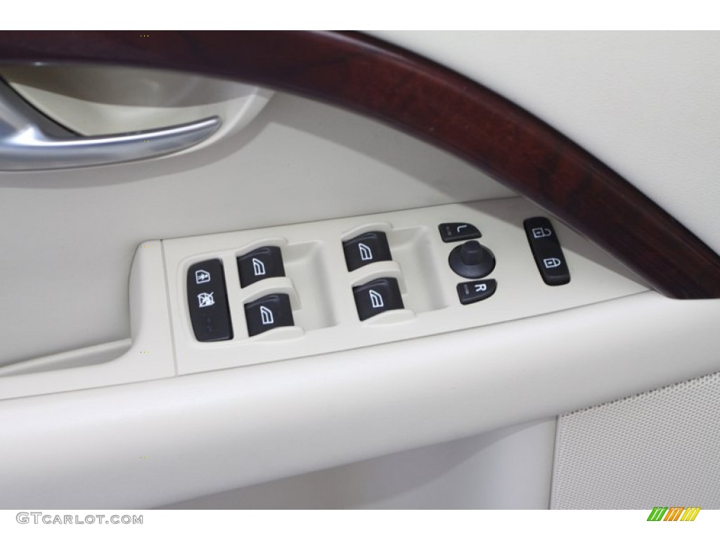 2008 Volvo V70 3.2 Controls Photo #76352239