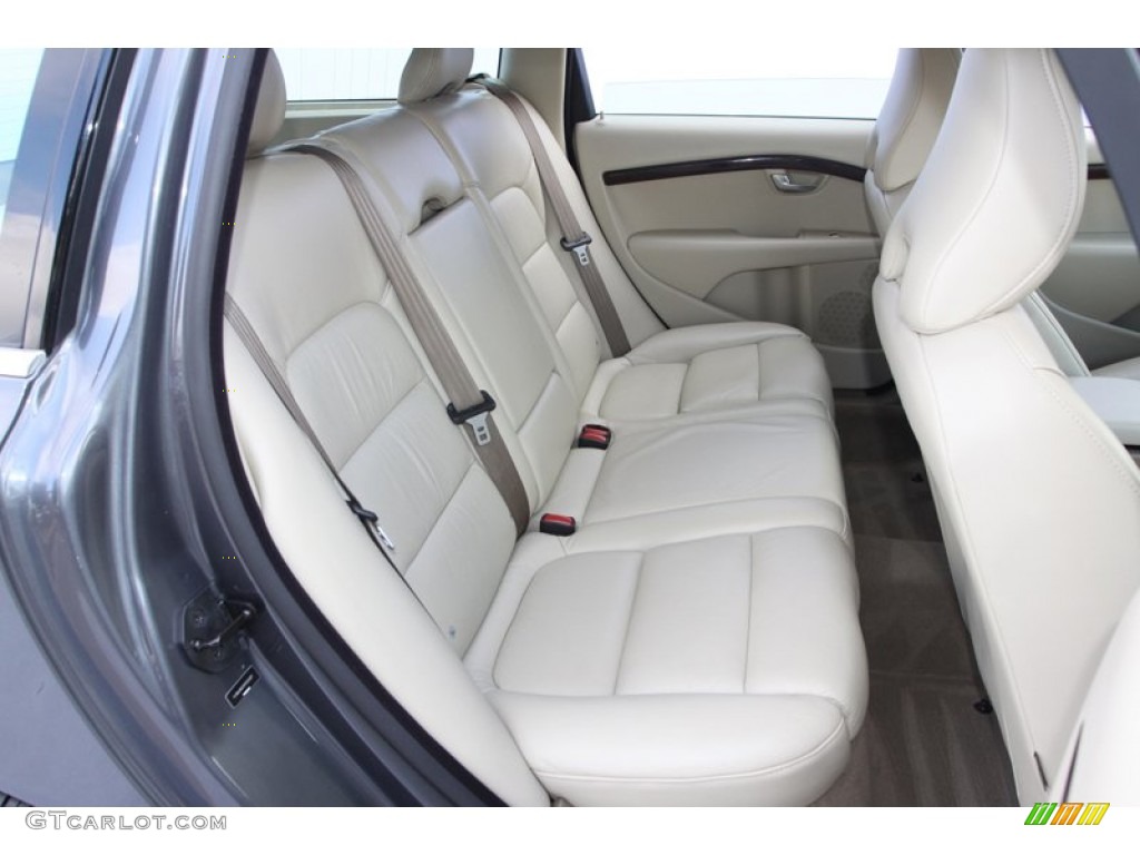 2008 Volvo V70 3.2 Rear Seat Photo #76352536