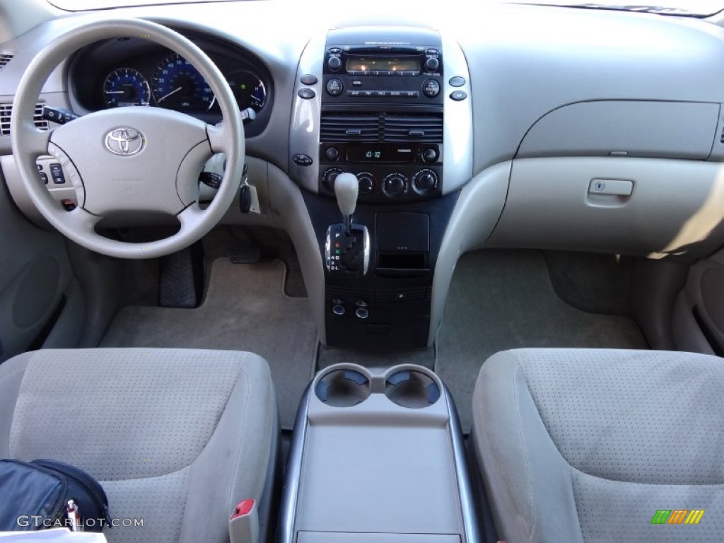 2008 Toyota Sienna LE AWD Dashboard Photos