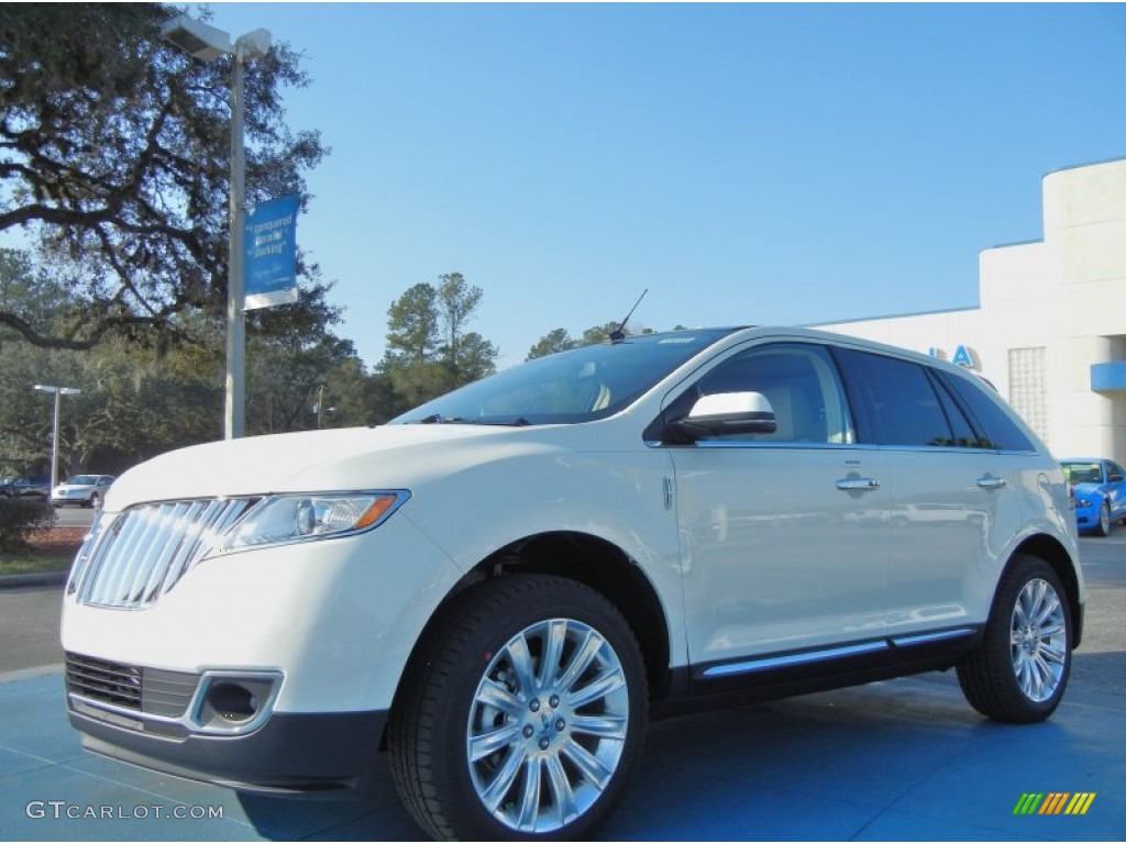 Crystal Champagne Tri-Coat Lincoln MKX