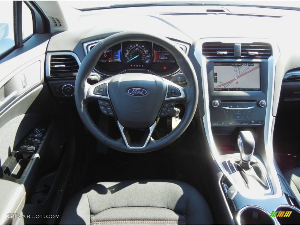 2013 Fusion SE 1.6 EcoBoost - Oxford White / Charcoal Black photo #7