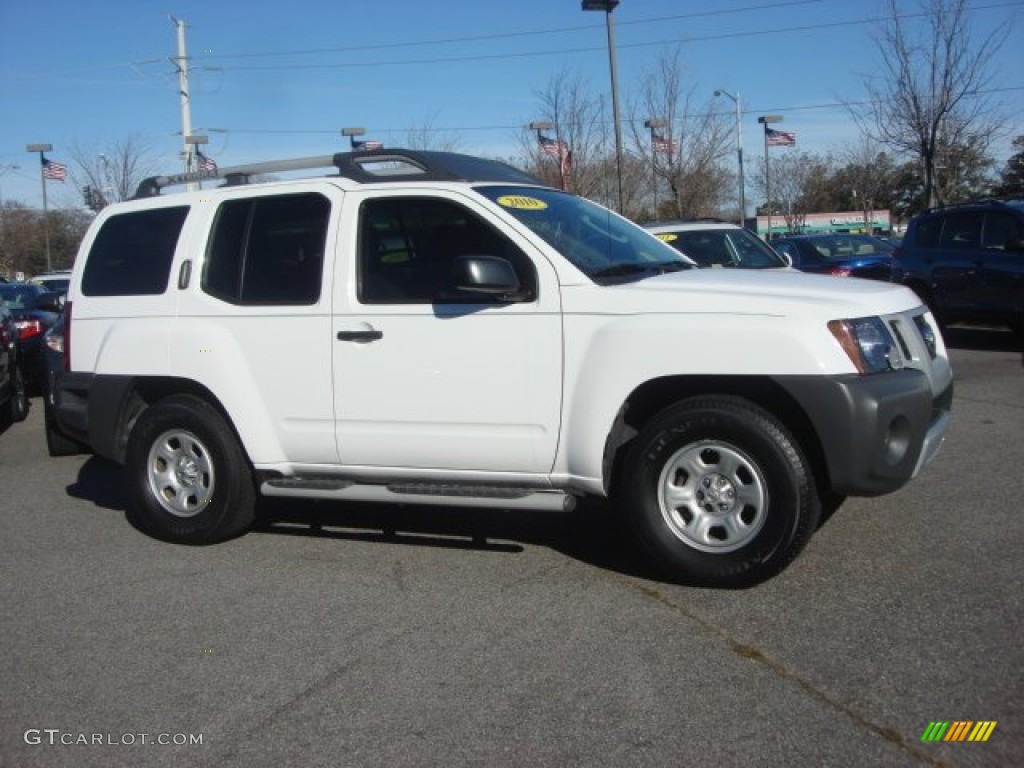 Avalanche White 2010 Nissan Xterra X Exterior Photo #76358688