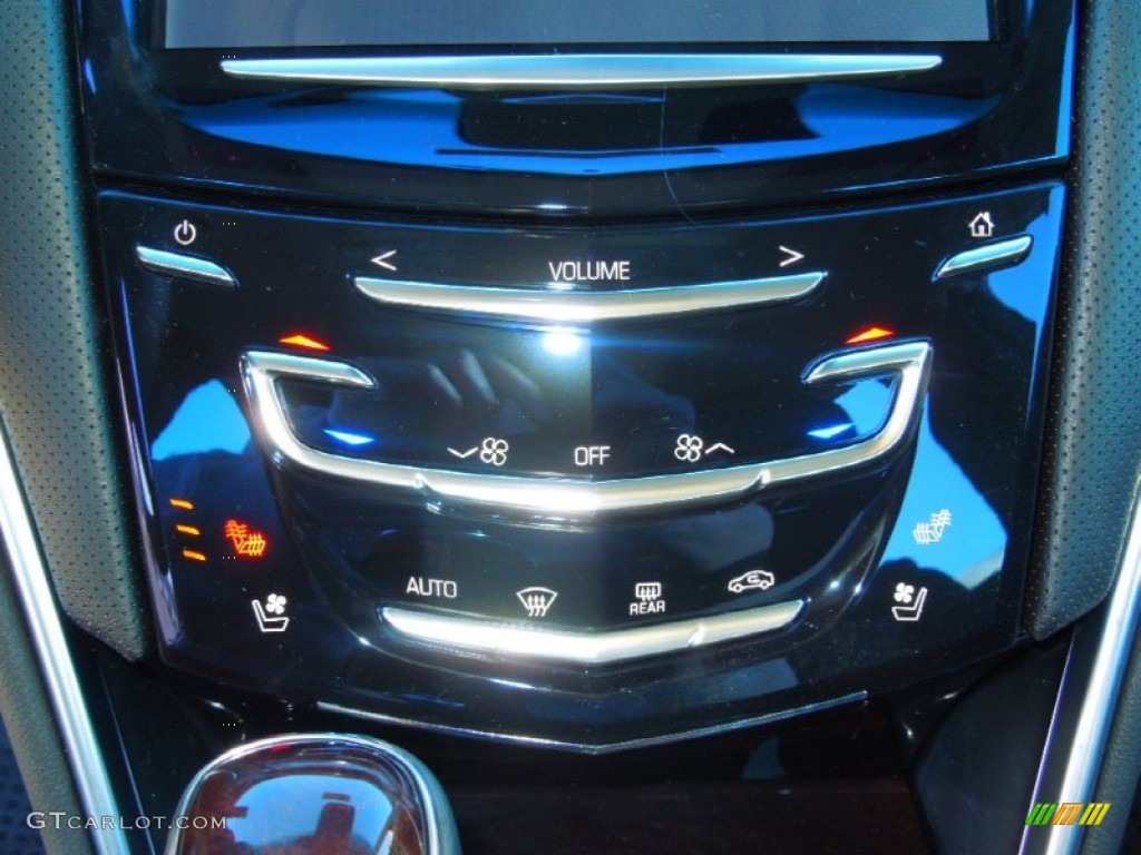 2013 Cadillac XTS Premium FWD Controls Photo #76360095