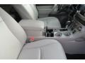 Classic Silver Metallic - Highlander SE Photo No. 13
