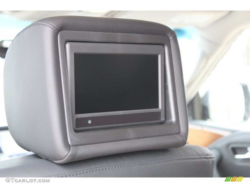 2013 Infiniti QX 56 Entertainment System Photo #76365719