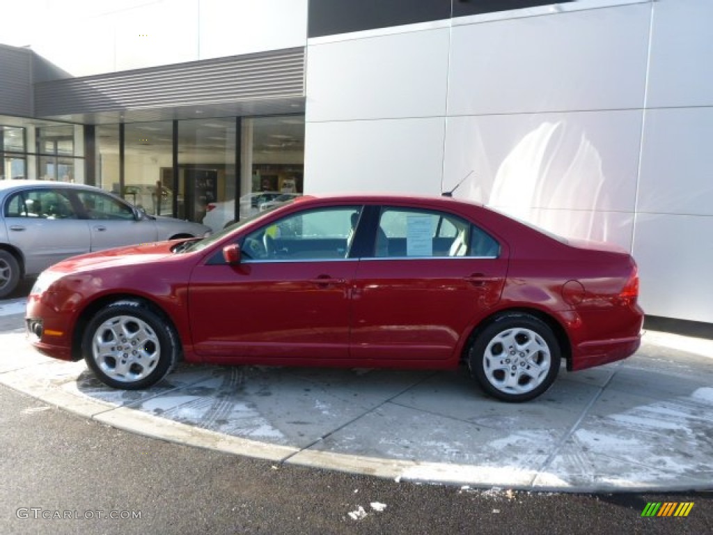 2010 Fusion SE V6 - Sangria Red Metallic / Medium Light Stone photo #2