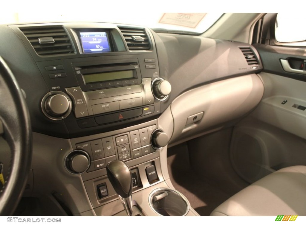 2010 Highlander SE 4WD - Classic Silver Metallic / Ash photo #9