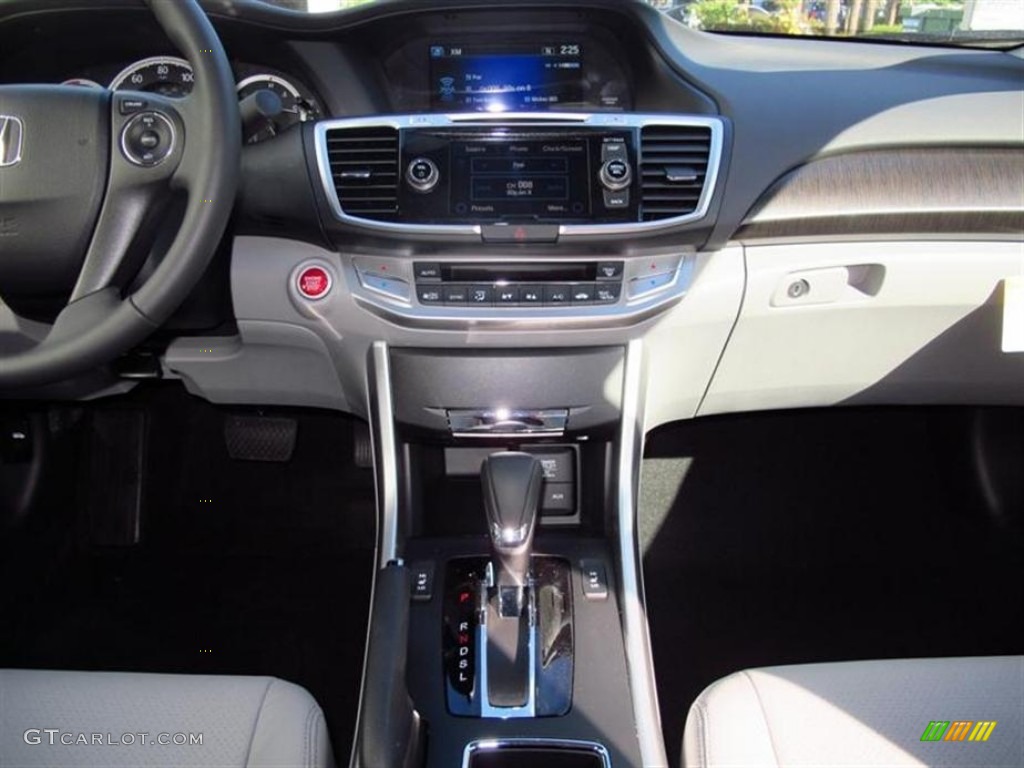2013 Honda Accord EX-L Sedan Gray Dashboard Photo #76369825