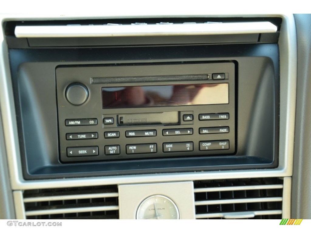 2004 Lincoln Aviator Luxury Audio System Photo #76371187