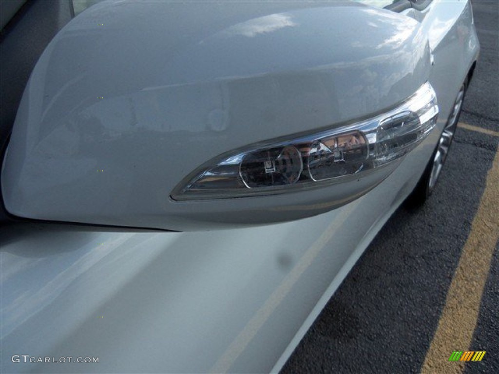 2013 Genesis Coupe 3.8 Track - White Satin Pearl / Black Leather photo #4