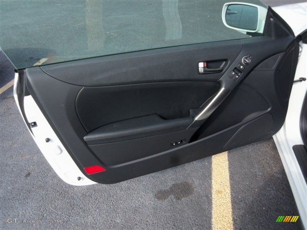 2013 Genesis Coupe 3.8 Track - White Satin Pearl / Black Leather photo #9