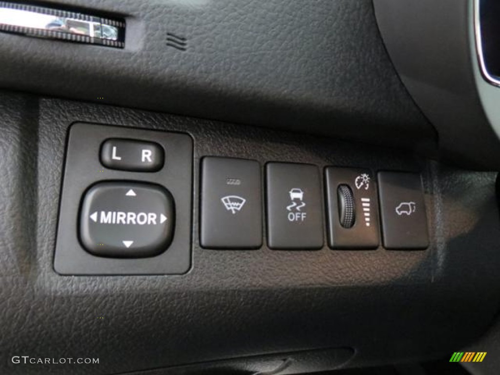 2011 Toyota Highlander Limited 4WD Controls Photos