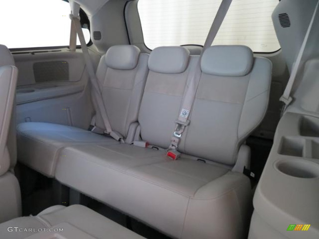 2008 Chrysler Town & Country Limited Rear Seat Photo #76375540