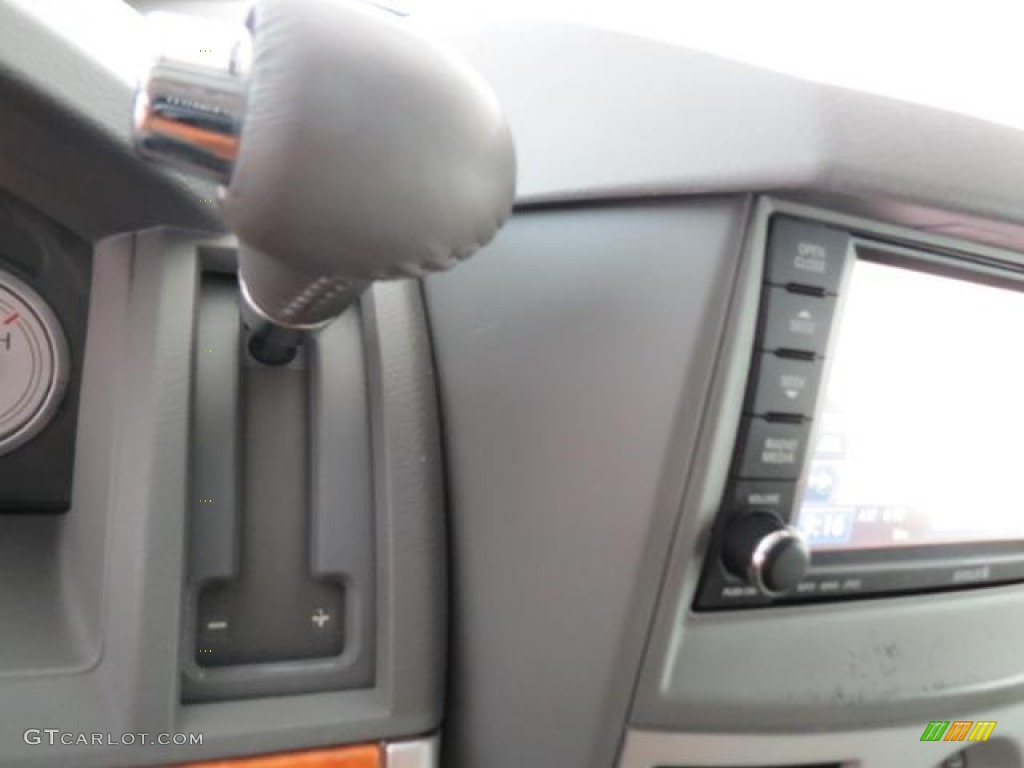 2008 Chrysler Town & Country Limited Transmission Photos