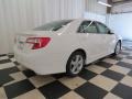 Super White - Camry SE Photo No. 17