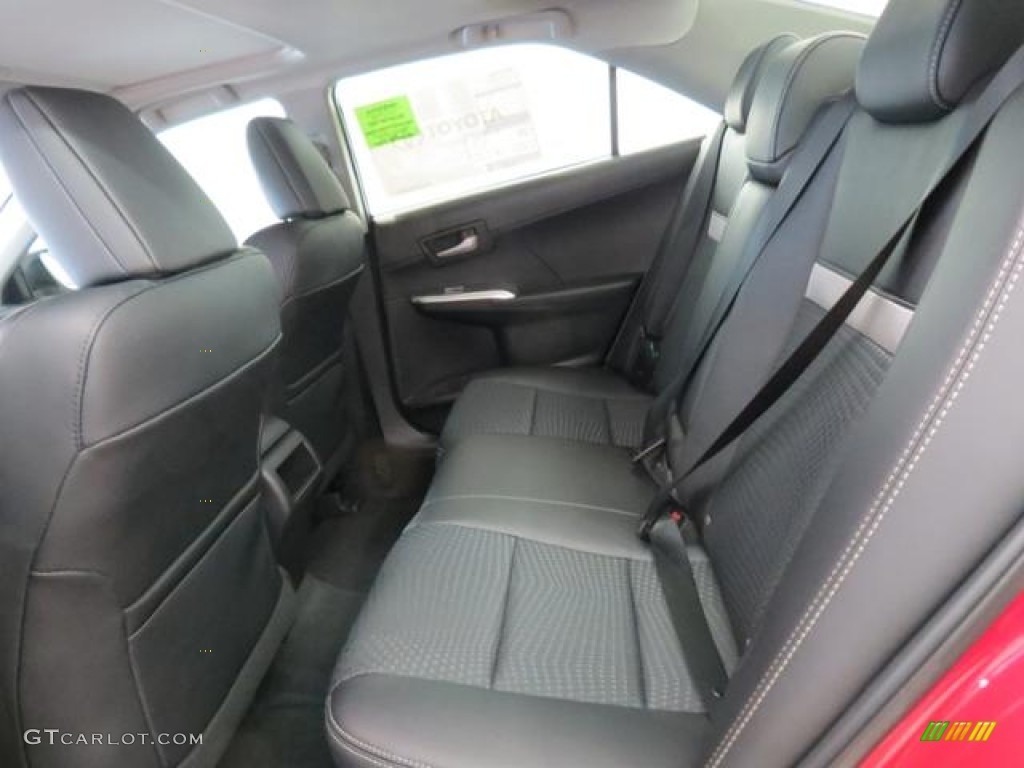 2013 Toyota Camry SE Rear Seat Photo #76376122
