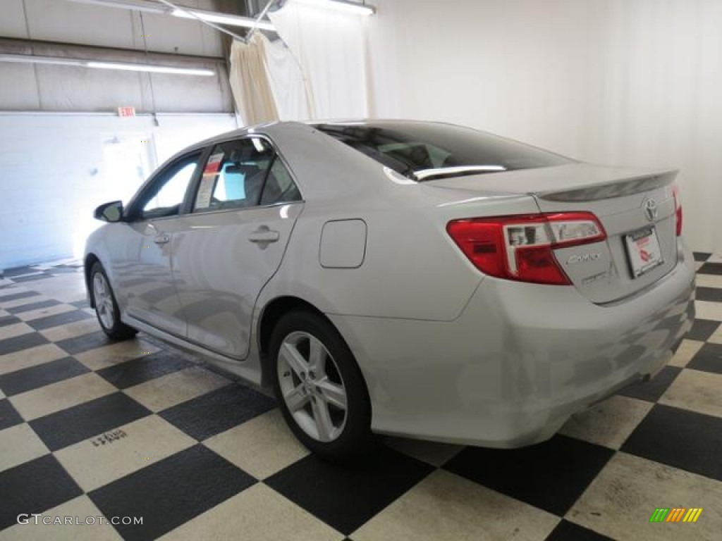 2013 Camry SE - Classic Silver Metallic / Black photo #18