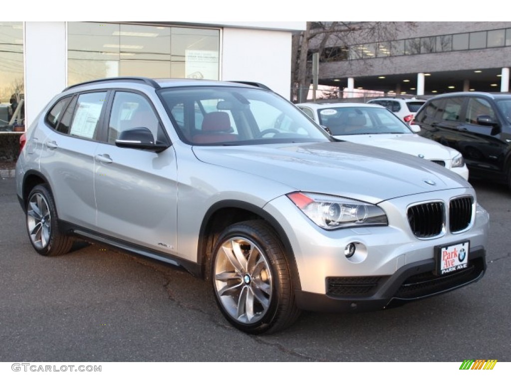 2013 X1 xDrive 28i - Glacier Silver Metallic / Coral Red photo #3