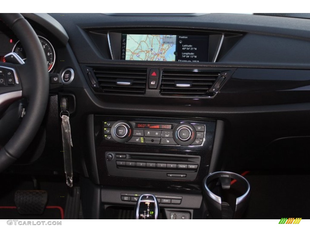 2013 BMW X1 xDrive 28i Controls Photo #76377148