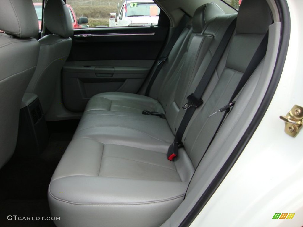 2006 Chrysler 300 Touring Rear Seat Photo #76377534