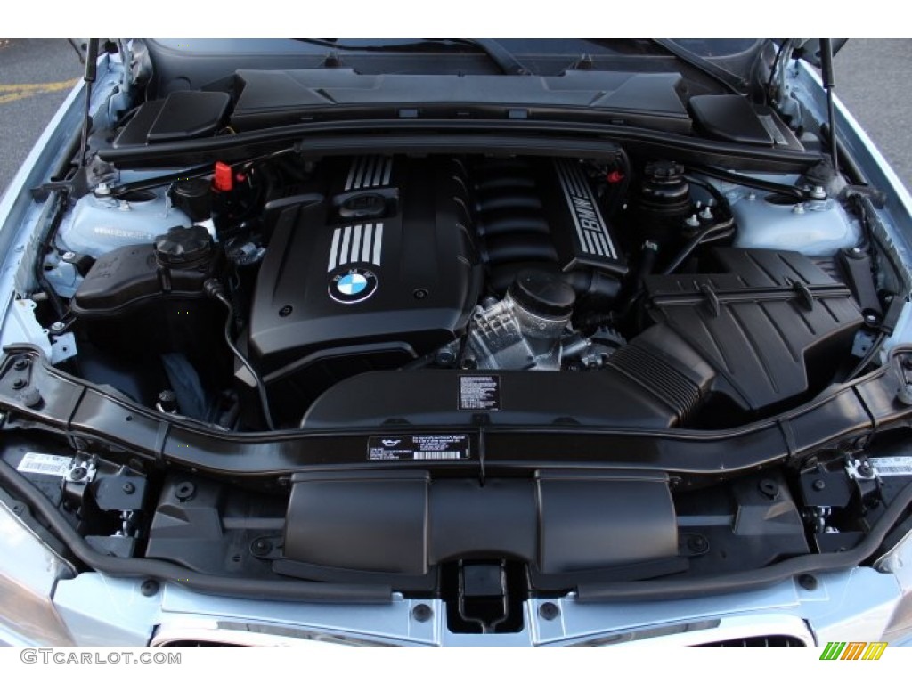2012 BMW 3 Series 328i xDrive Sports Wagon Engine Photos