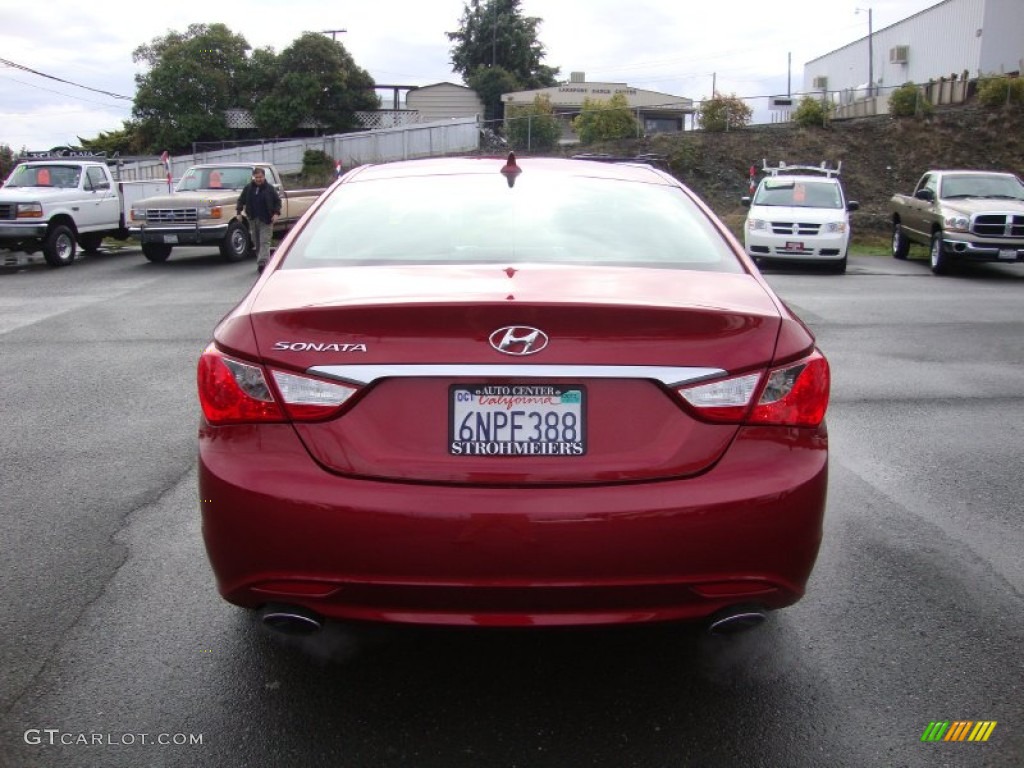 2011 Sonata SE - Venetian Red / Black photo #6