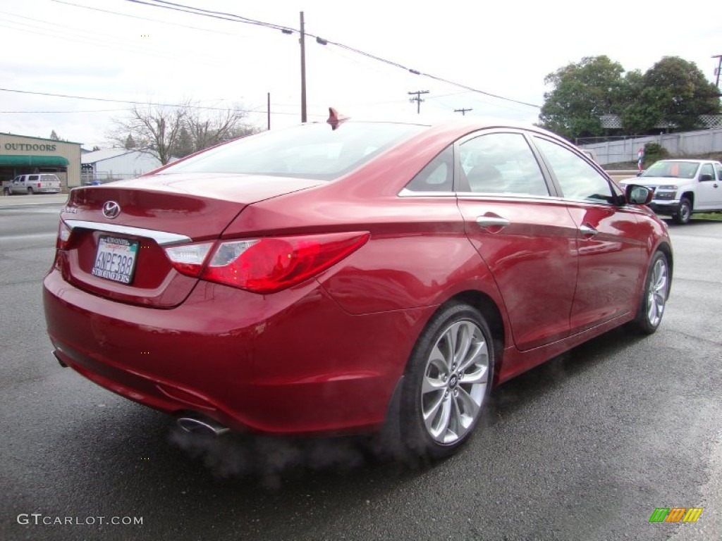 2011 Sonata SE - Venetian Red / Black photo #7
