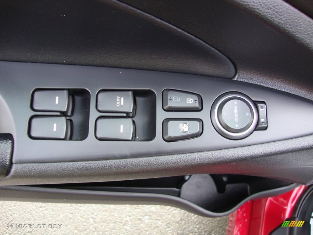 2011 Sonata SE - Venetian Red / Black photo #10