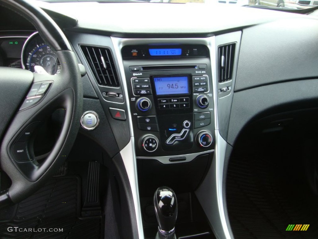 2011 Sonata SE - Venetian Red / Black photo #13