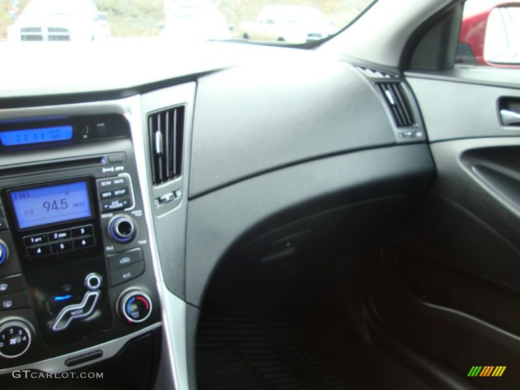 2011 Sonata SE - Venetian Red / Black photo #14