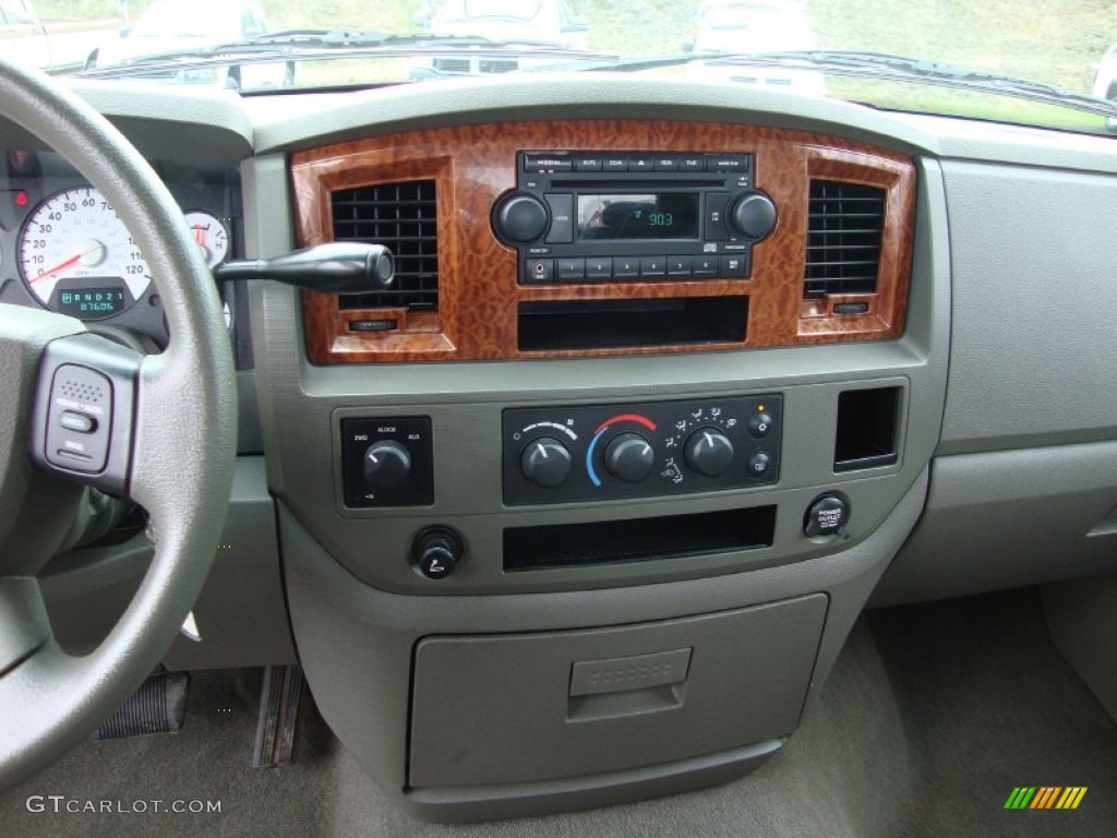 2006 Dodge Ram 1500 SLT Quad Cab 4x4 Controls Photo #76378933