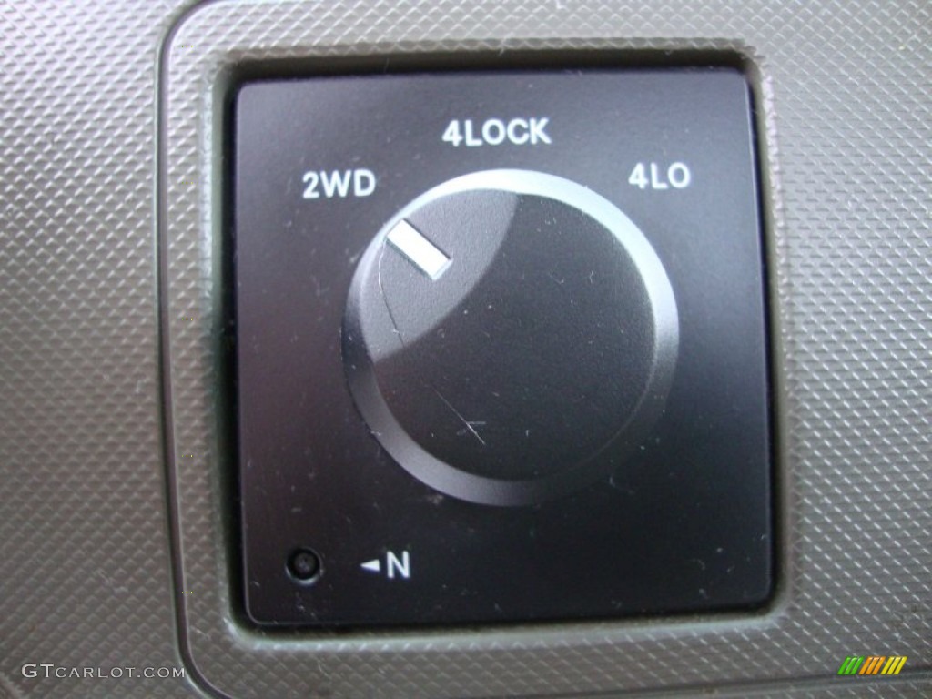 2006 Dodge Ram 1500 SLT Quad Cab 4x4 Controls Photo #76379077