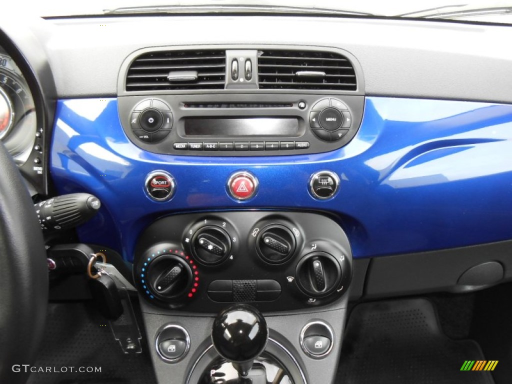 2012 Fiat 500 Pop Controls Photo #76383094