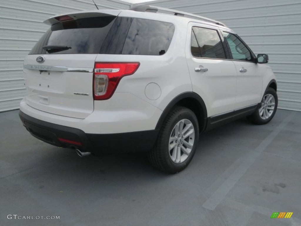 2013 Explorer XLT - White Platinum Tri-Coat / Charcoal Black photo #3