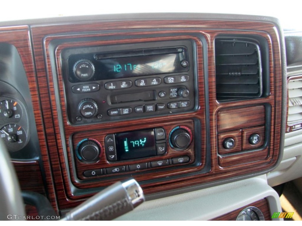 2003 Cadillac Escalade AWD Controls Photo #76384681