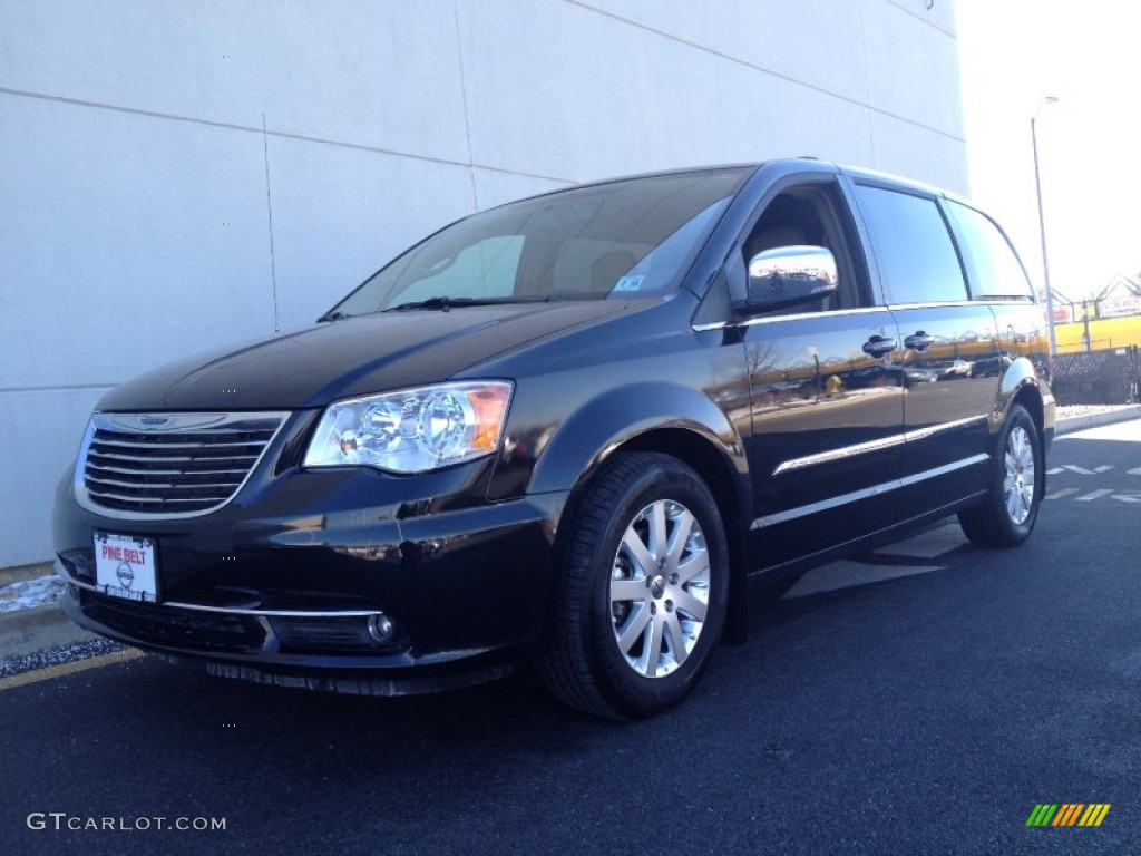 2011 Town & Country Touring - L - Brilliant Black Crystal Pearl / Dark Frost Beige/Medium Frost Beige photo #1