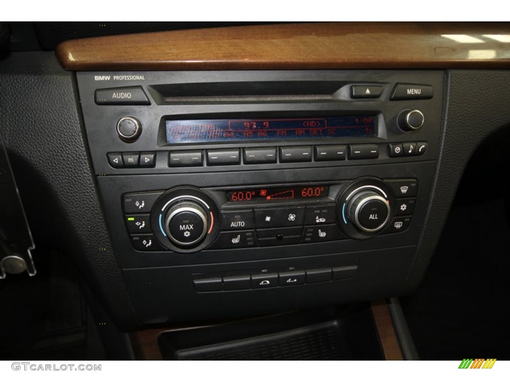 2010 BMW 1 Series 128i Convertible Controls Photo #76387162