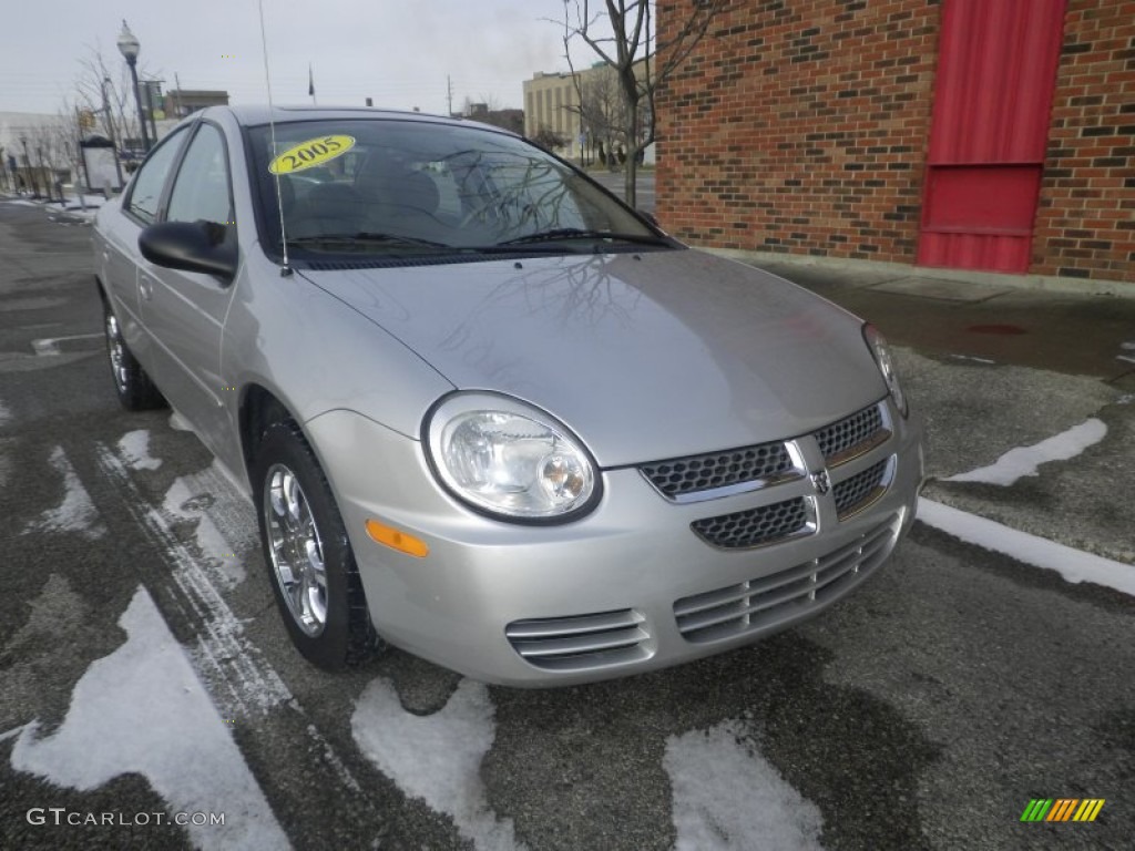 Bright Silver Metallic 2005 Dodge Neon SXT Exterior Photo #76390359