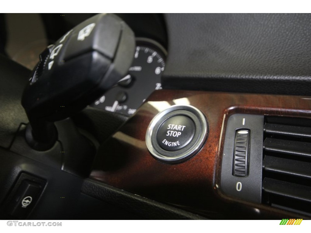 2012 BMW 3 Series 328i xDrive Coupe Controls Photo #76391849