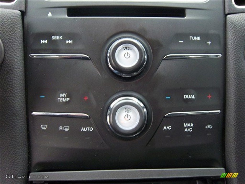 2013 Ford Taurus Limited Controls Photo #76395042