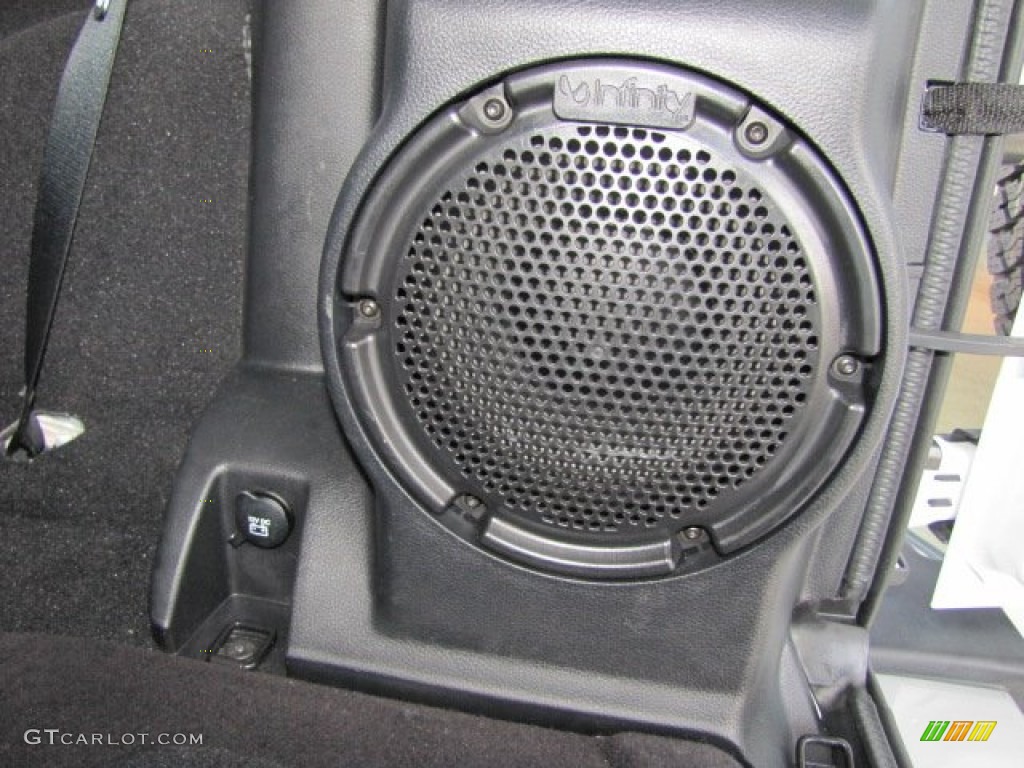 2011 Jeep Wrangler Sahara 4x4 Audio System Photo #76398821