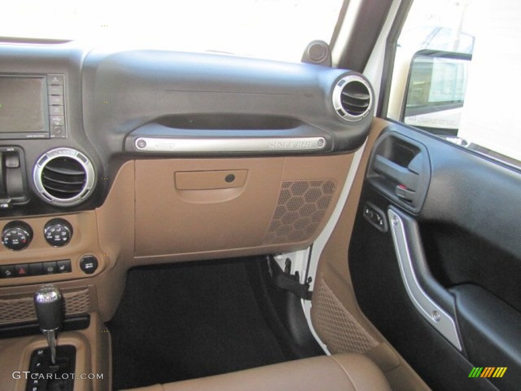 2011 Wrangler Sahara 4x4 - Bright White / Black/Dark Saddle photo #30