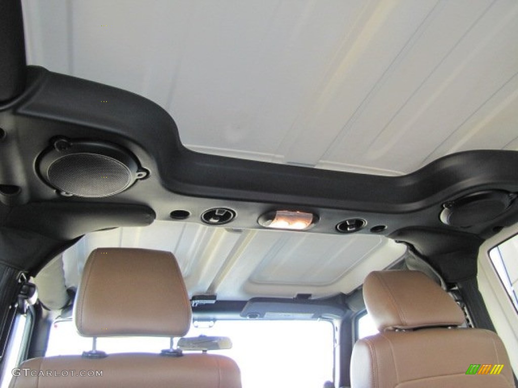 2011 Jeep Wrangler Sahara 4x4 Audio System Photo #76398867